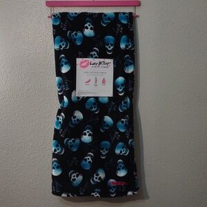 NWT LUV BETSEY OMBRE BLUE TO WHITE 100% POLYESTER 50X60IN ULTRA SOFT PLUSH THROW